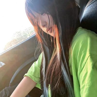女大学生